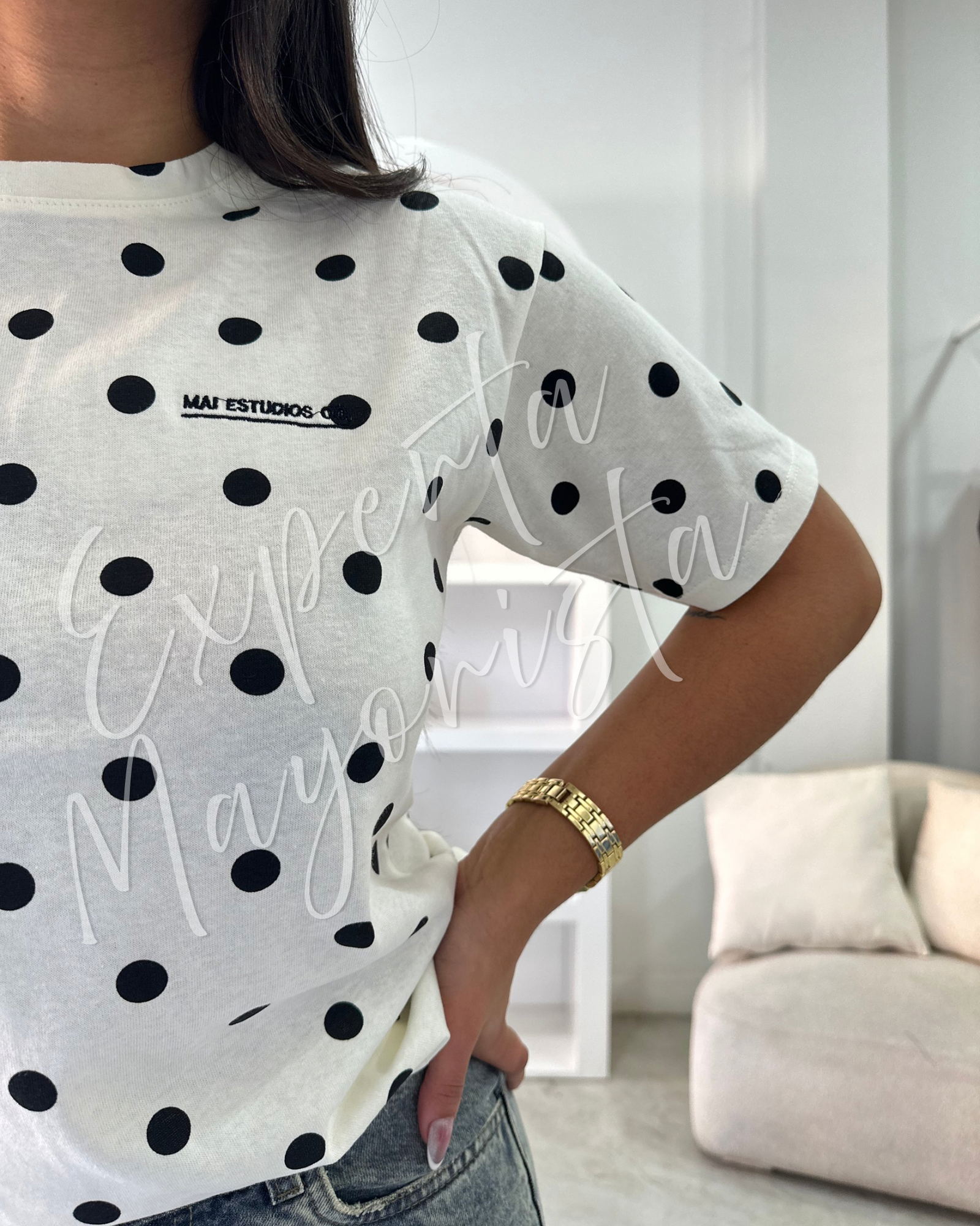 remera lunares con bordado remera lunares con bordado