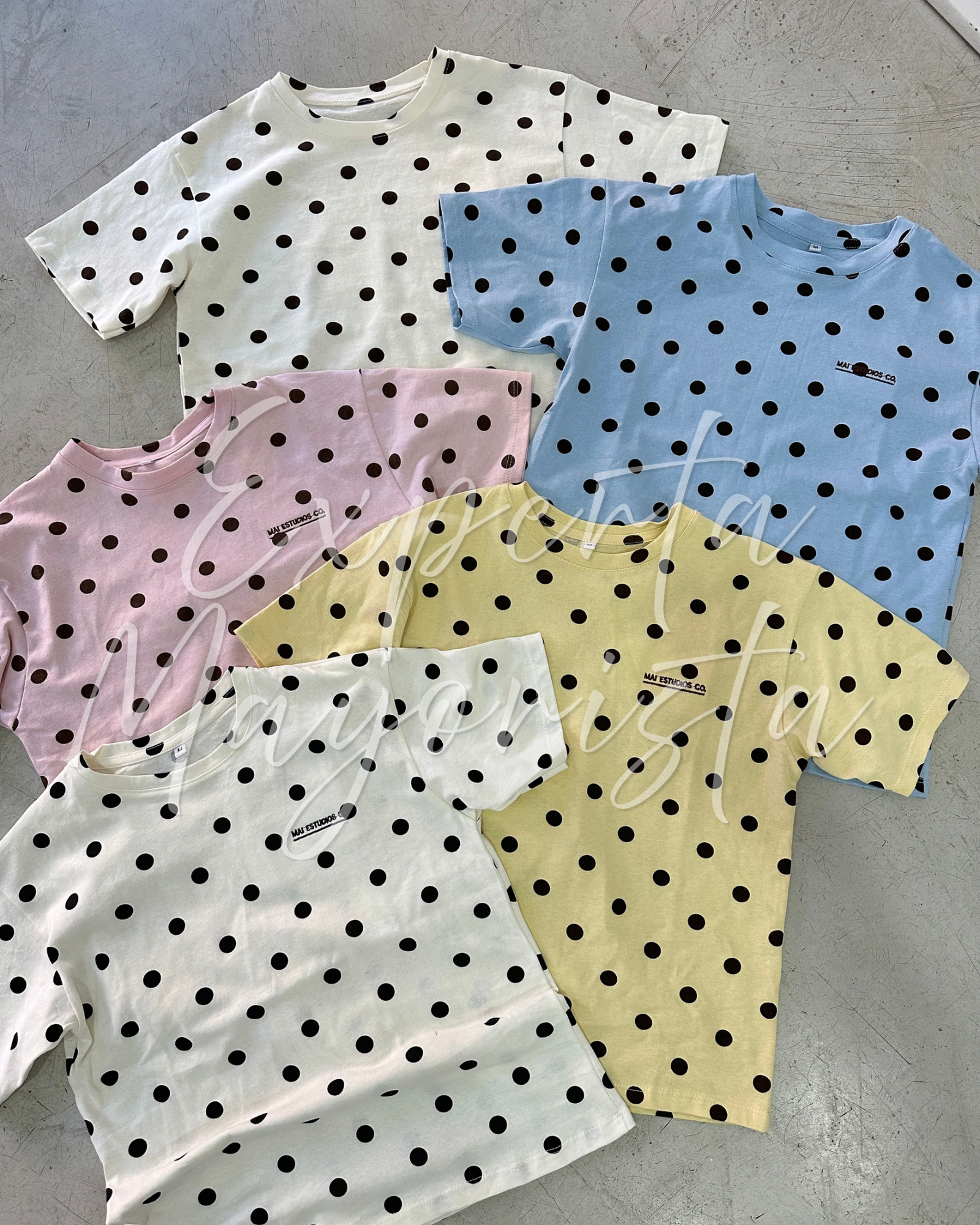 remera lunares con bordado remera lunares con bordado