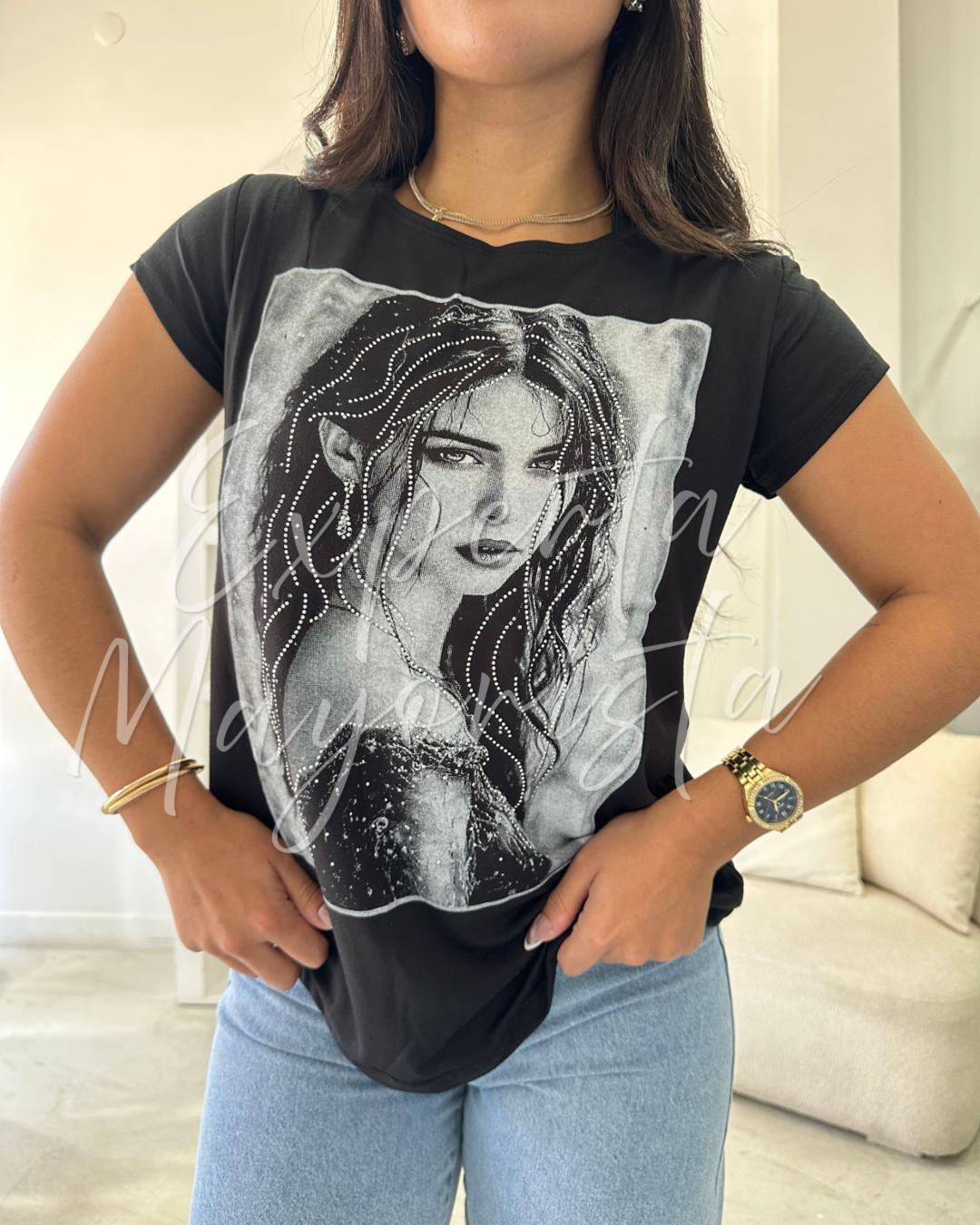 remera de modal con estampado & strass